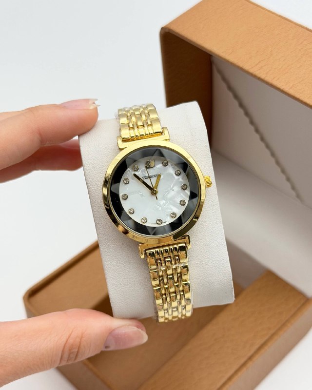 Часы Swarovski с камнями