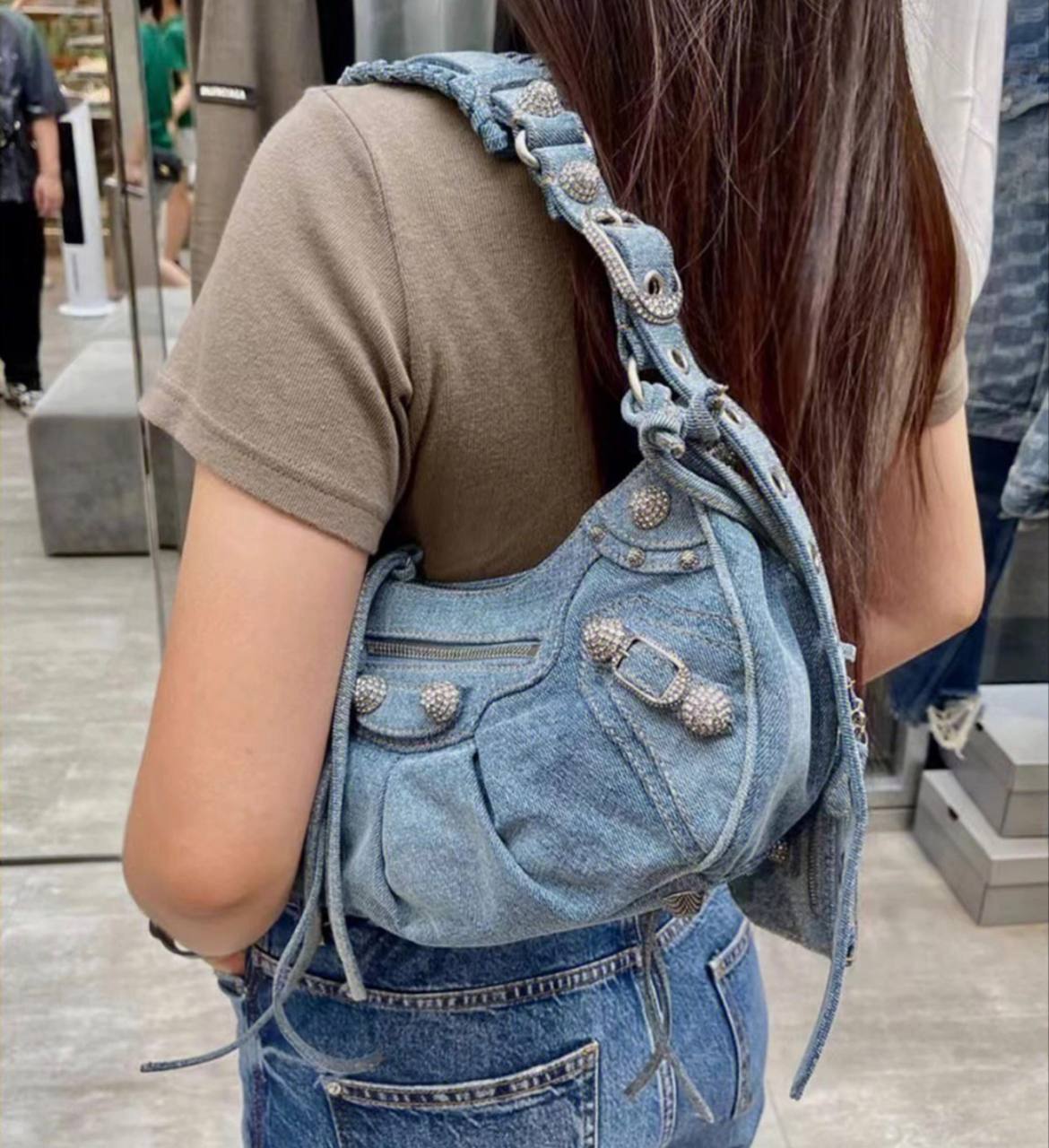 Сумка Balenciaga Le Cagole