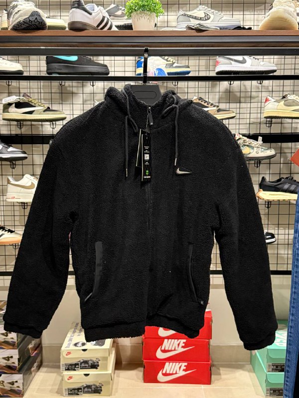 Ветровка Nike черная