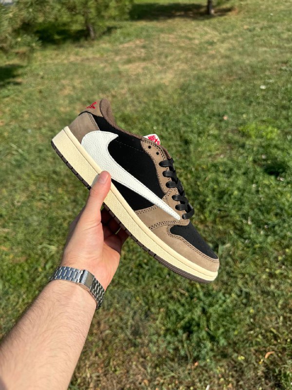 Nike & Travis Scott «Dark Mocha»