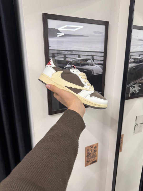 Nike & Travis Scott «Reverse Mocha»