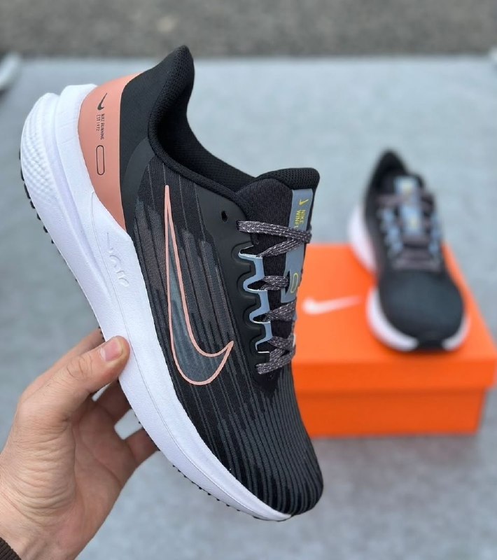 Кроссовки Nike