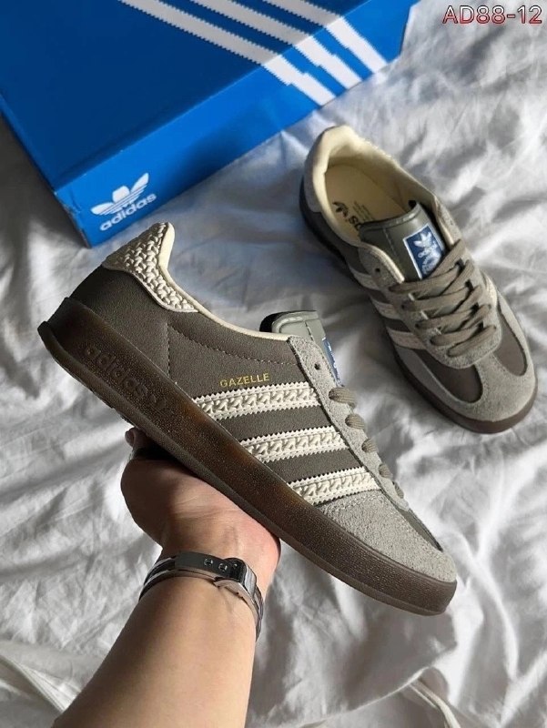 Кроссовки Adidas