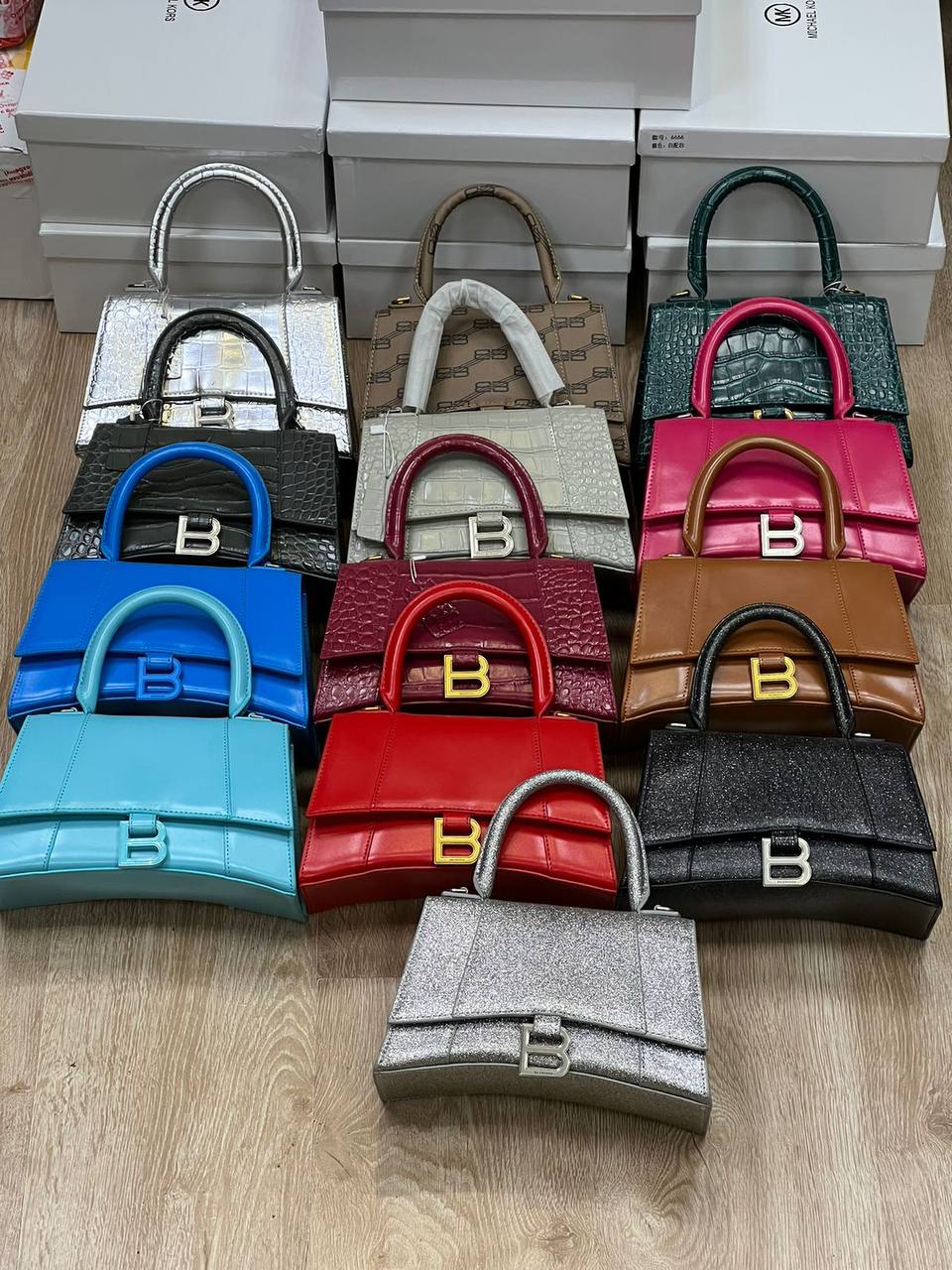Сумка Balenciaga Hourglass