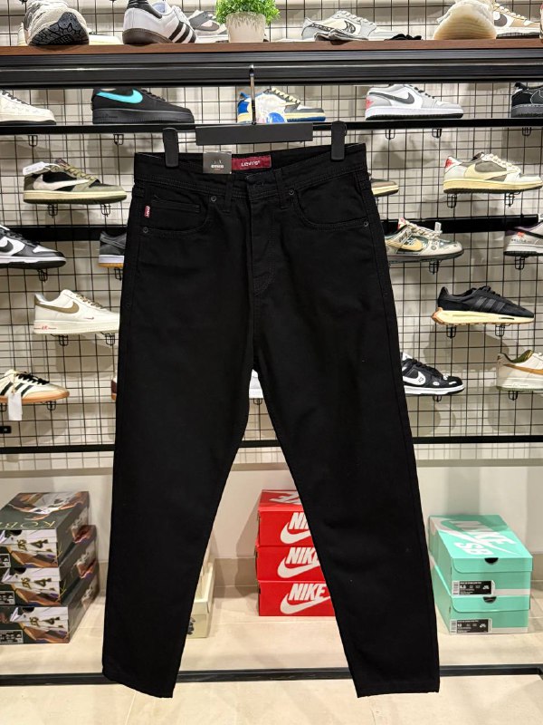 Джинсы Levis