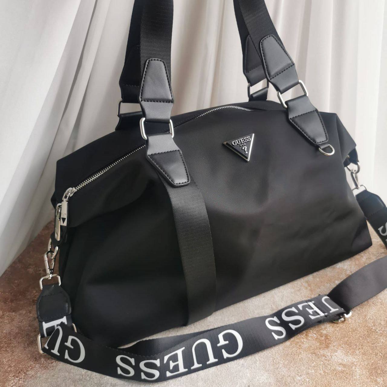 Дорожная сумка Guess