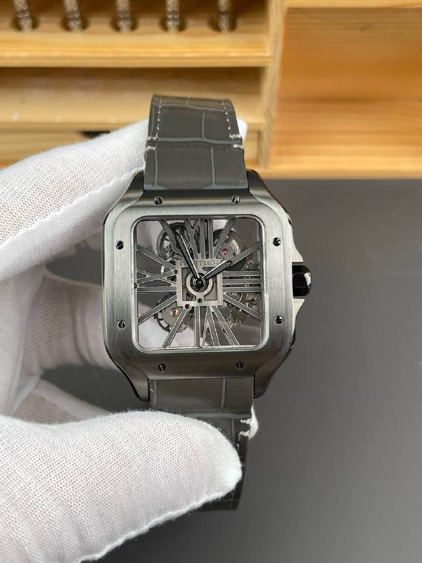 Cartier Santos Skeleton — когда механизм становится главным украшением