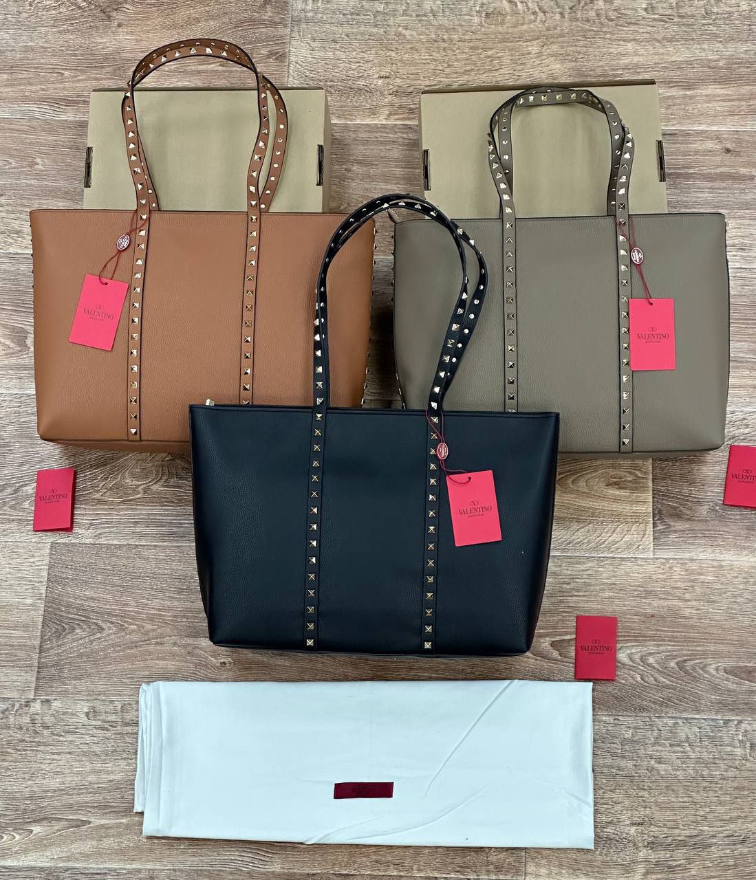 Сумка-тоут Valentino Rockstud