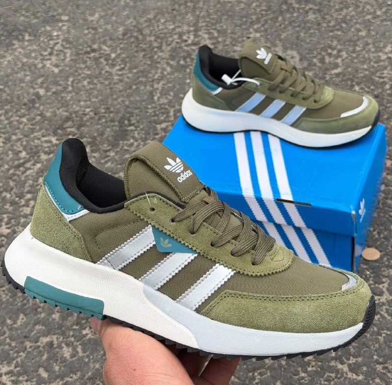 Кроссовки Adidas