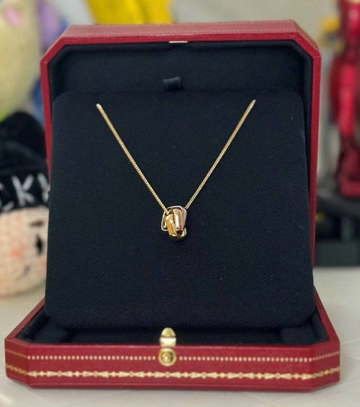 Колье Cartier Trinity Cushion — вечная гармония в изысканном исполнении