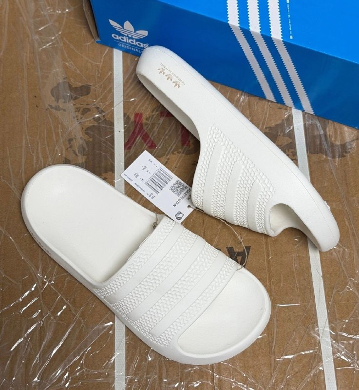 Сланцы Adidas