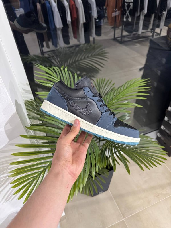 Nike Air Jordan 1 «Obsidian»