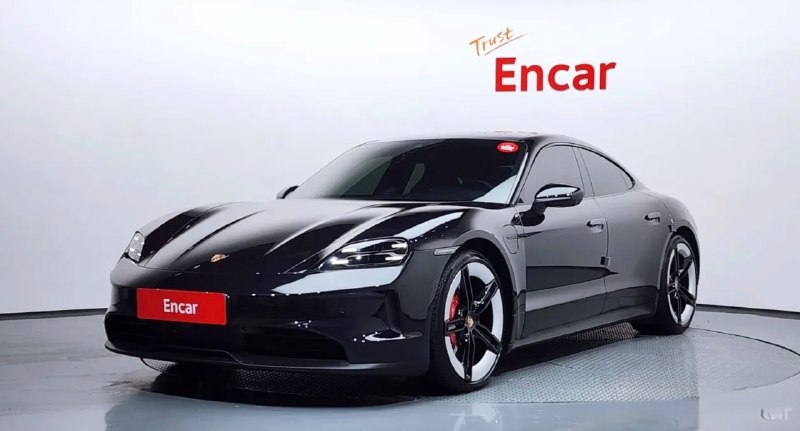 PORSCHE TAYCAN 4S