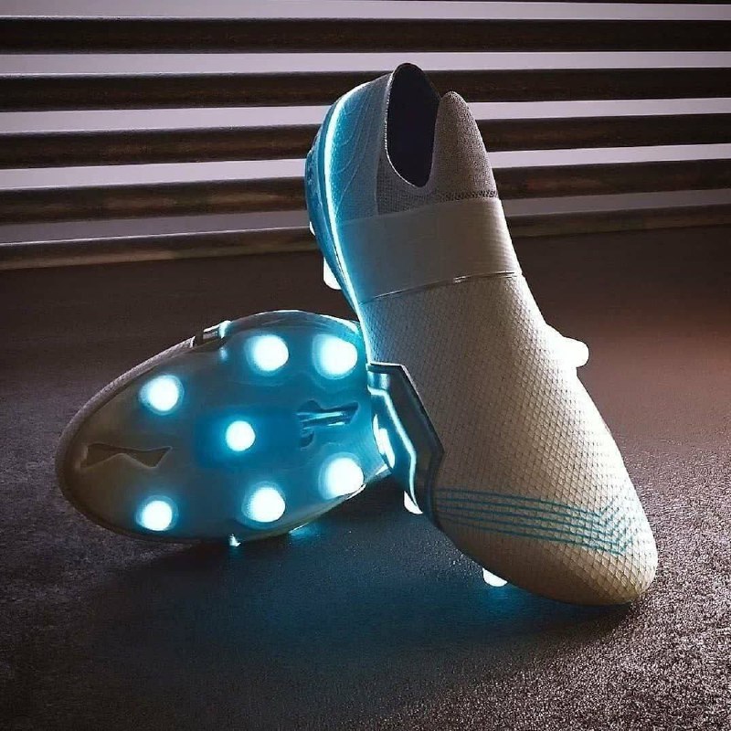 Экс-дизайнер Nike и Adidas представил вариацию футбольных бутсов, если бы их вып