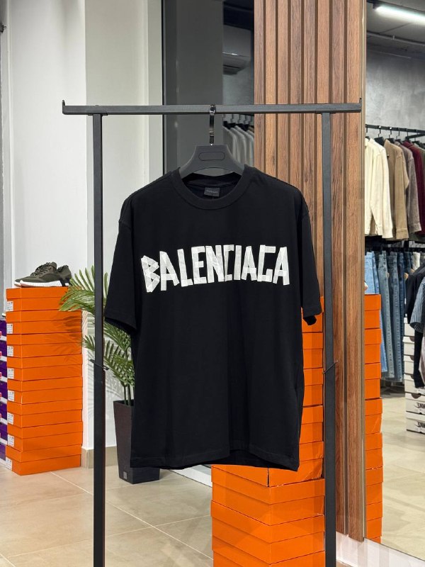 Футболки Balenciaga