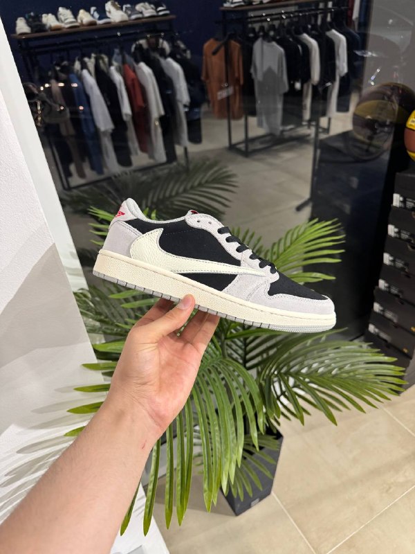 Nike & Travis Scott «Серые»