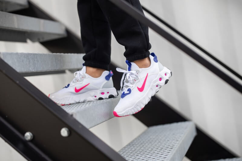 Nike React ART3MIS (DC9212-100) по специальной цене для подписчиков нашего канал