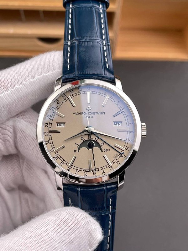Vacheron Constantin Traditionnelle Complete Calendar — классика, в которой кажда