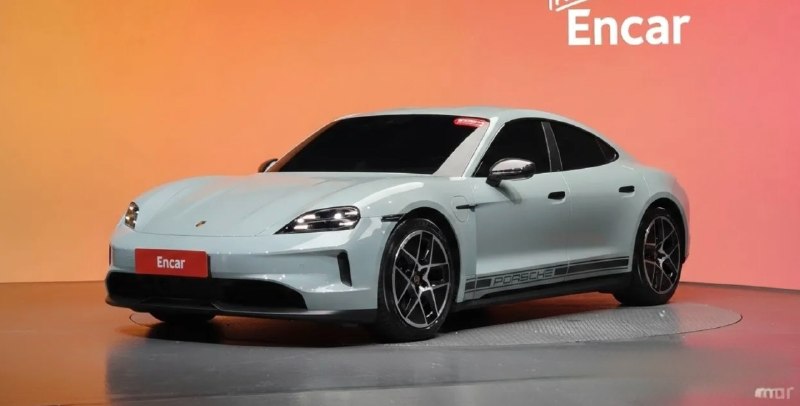 PORSCHE TAYCAN 4S