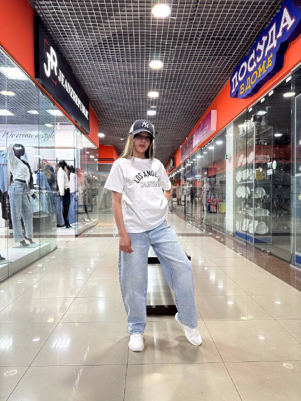 Джинсы багги в стразах