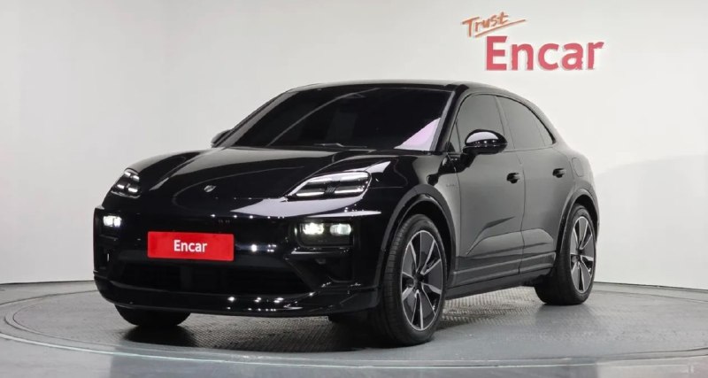PORSCHE MACAN TURBO